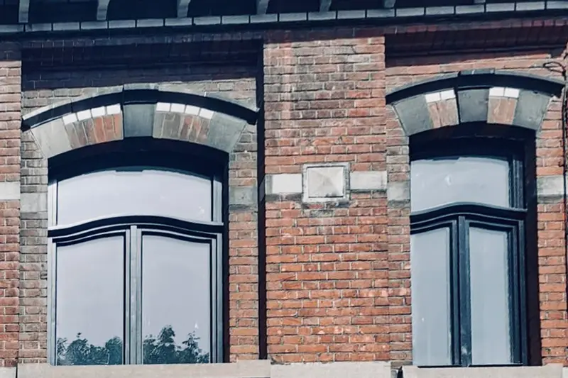 Menuiserie en Bois Stratifié: Bâtiment Résidentiel, Nanou, France