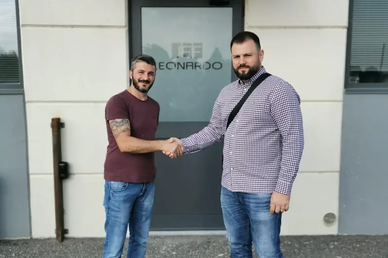 Menuiserie en Bois Stratifié: Bâtiment Résidentiel, Turin, Italie