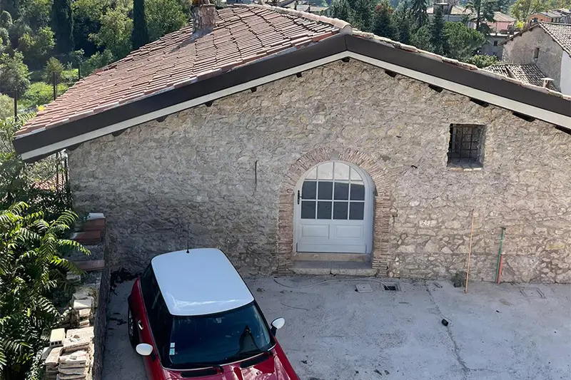 Menuiserie en Bois Stratifié: Château, Riofreddo, Italie