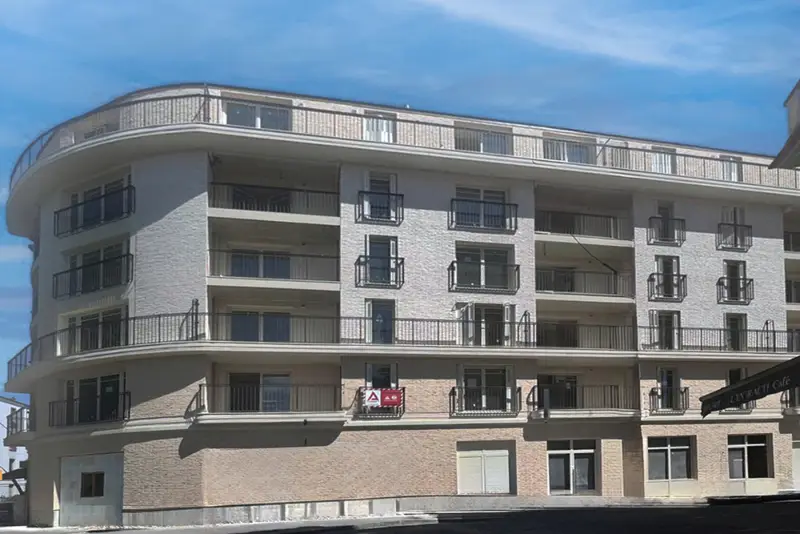 Menuiserie en Bois Stratifié: Immeuble résidentiel d’appartements, Aubervilliers, France