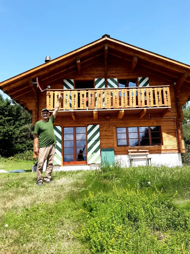 Menuiserie en Bois Stratifié: Chalet Résidentiel, Leysin, Suisse