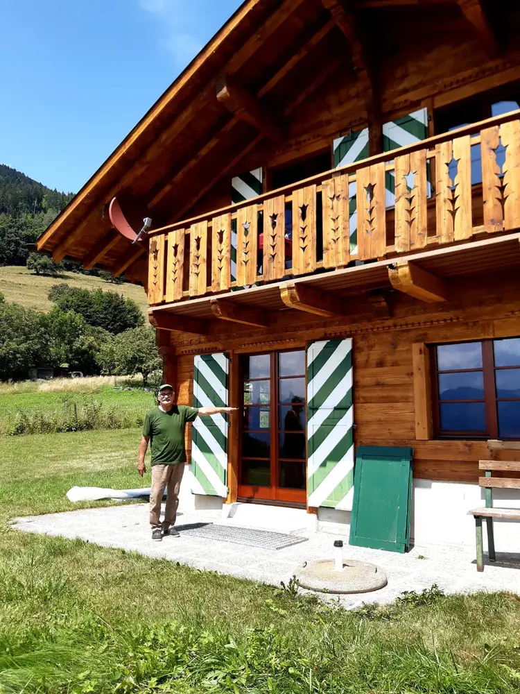 Menuiserie en Bois Stratifié: Chalet Résidentiel, Leysin, Suisse