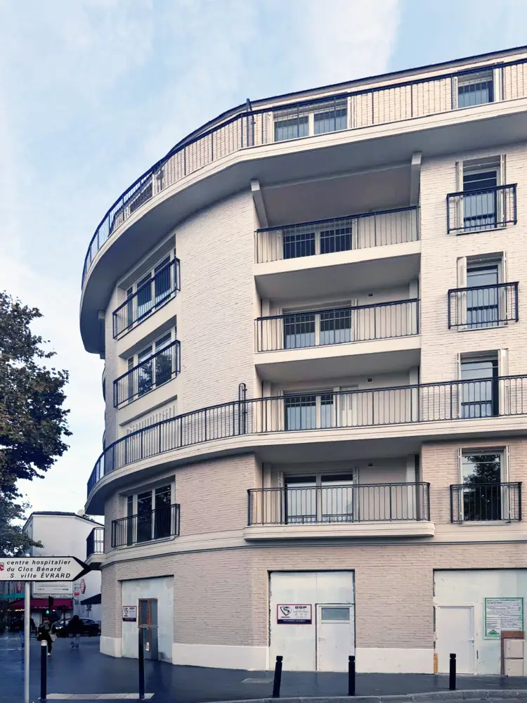 Menuiserie en Bois Stratifié: Immeuble résidentiel d’appartements, Aubervilliers, France