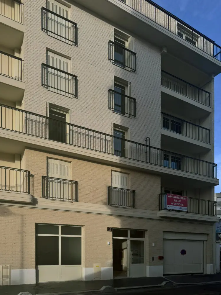 Menuiserie en Bois Stratifié: Immeuble résidentiel d’appartements, Aubervilliers, France