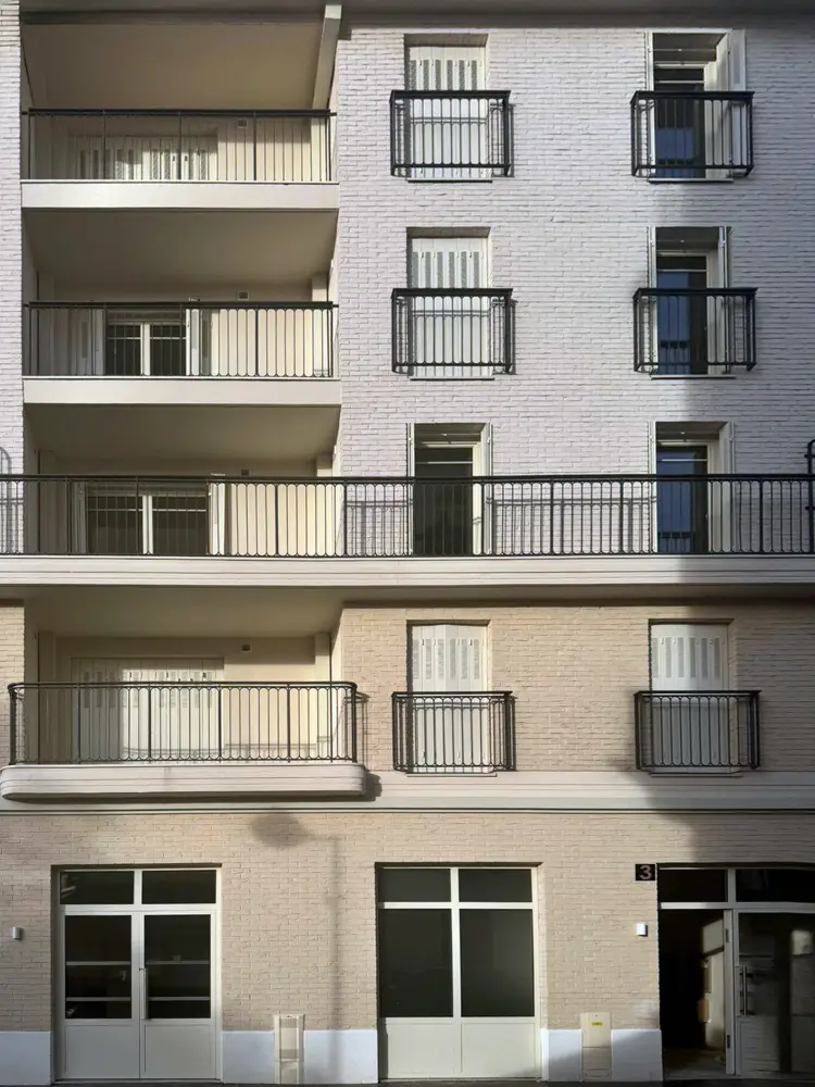 Menuiserie en Bois Stratifié: Immeuble résidentiel d’appartements, Aubervilliers, France