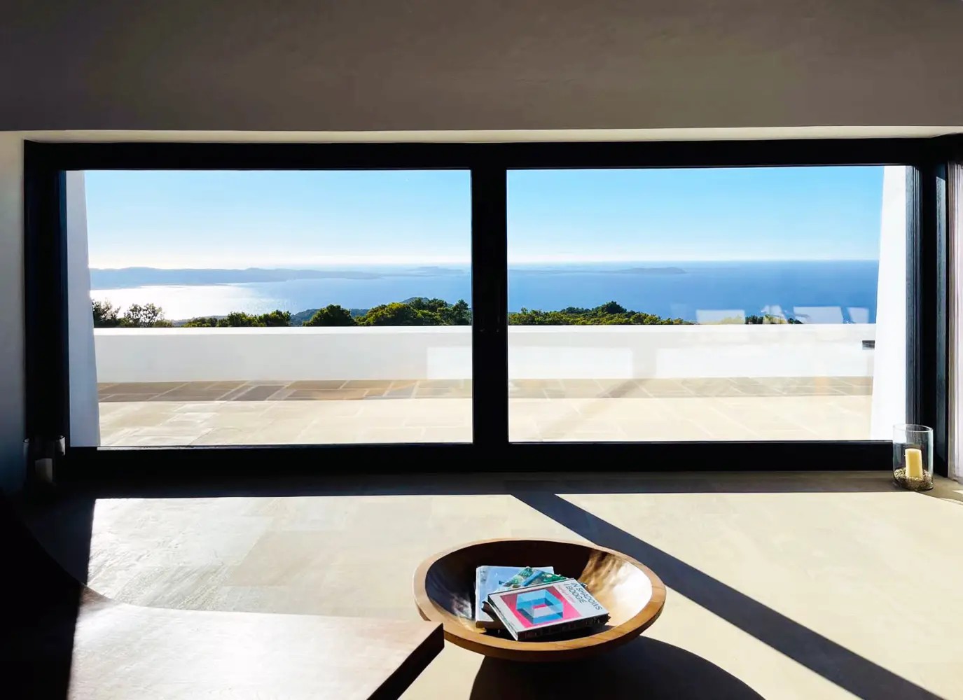 Portes Coulissantes en Bois Stratifié LUCA Bâtiment Résidentiel, Ibiza, Espagne