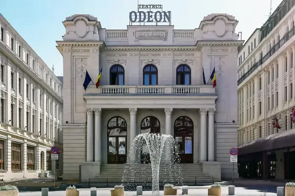 Menuiserie en Bois Stratifié: Théâtre Odeon, Bucarest, Roumanie