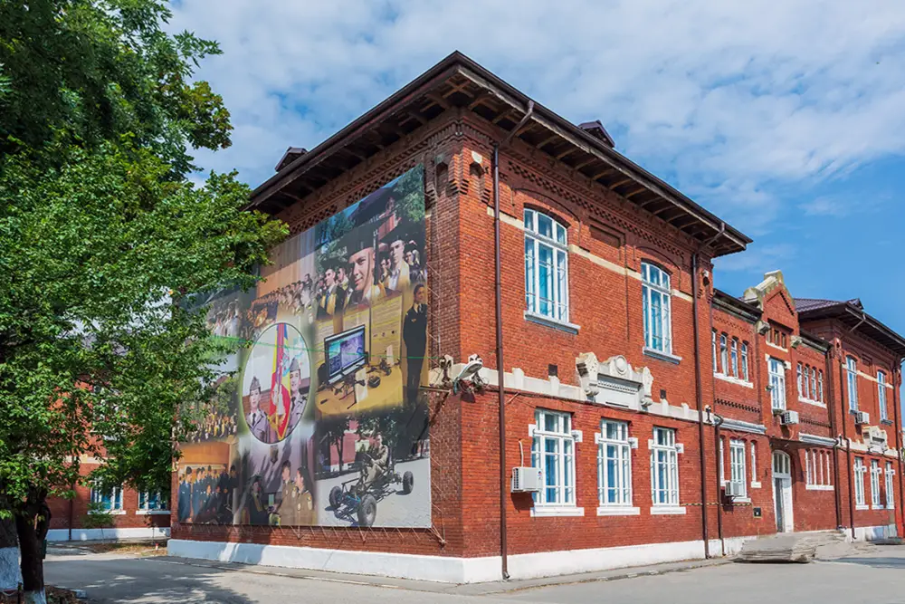 Menuiserie en Bois Stratifié: Académie Technique Militaire, Bucarest, Roumanie