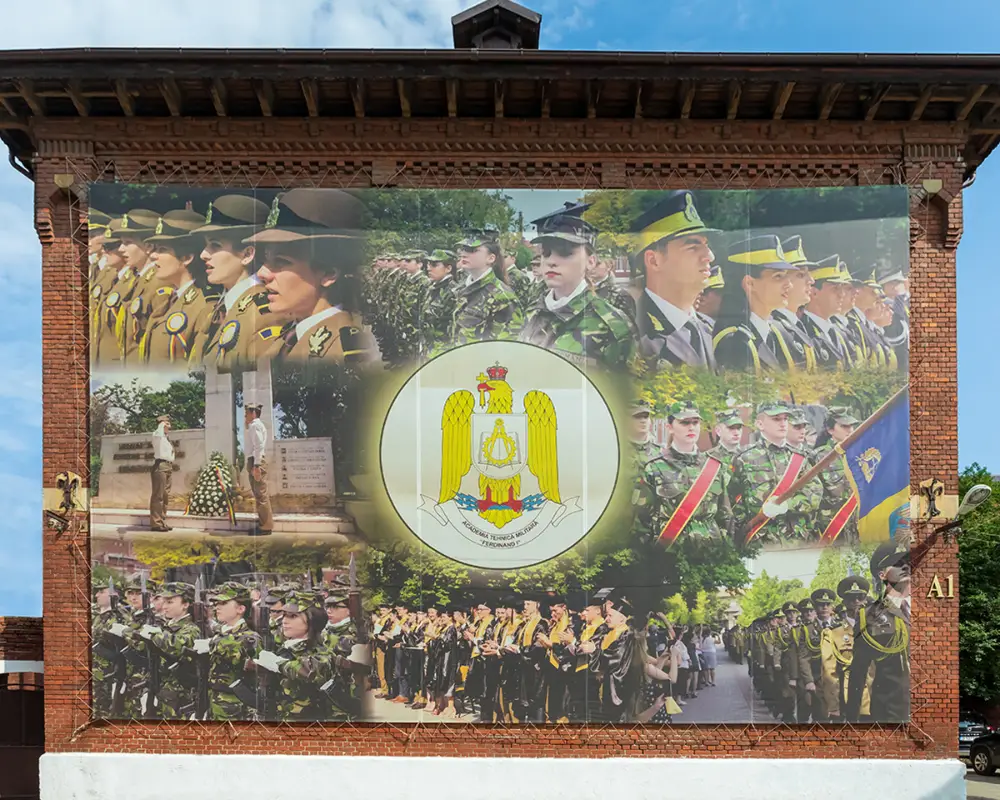 Menuiserie en Bois Stratifié: Académie Technique Militaire, Bucarest, Roumanie