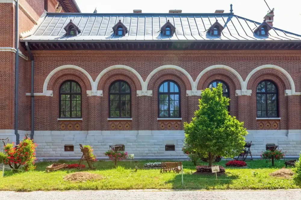 Menuiserie en Bois Stratifié: Monastère Curtea de Argeș, Roumanie
