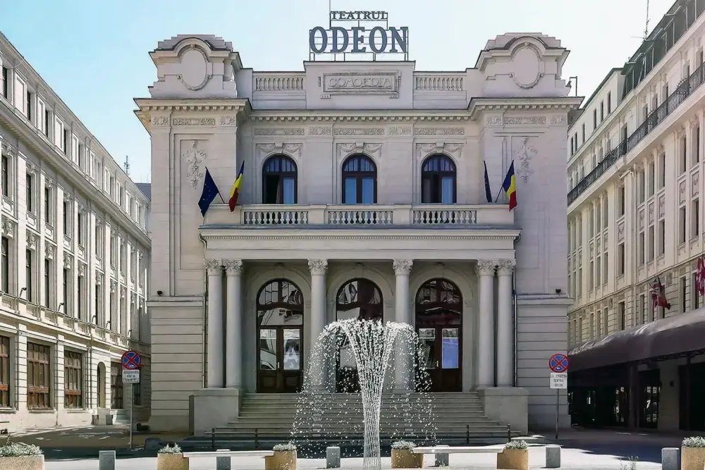 Menuiserie en Bois Stratifié: Théâtre Odeon, Bucarest, Roumanie
