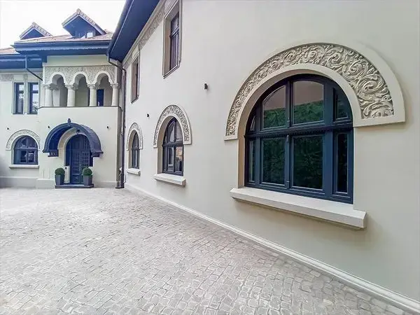 Menuiserie en Bois Stratifié, Lahovari, des fenêtres, des portes